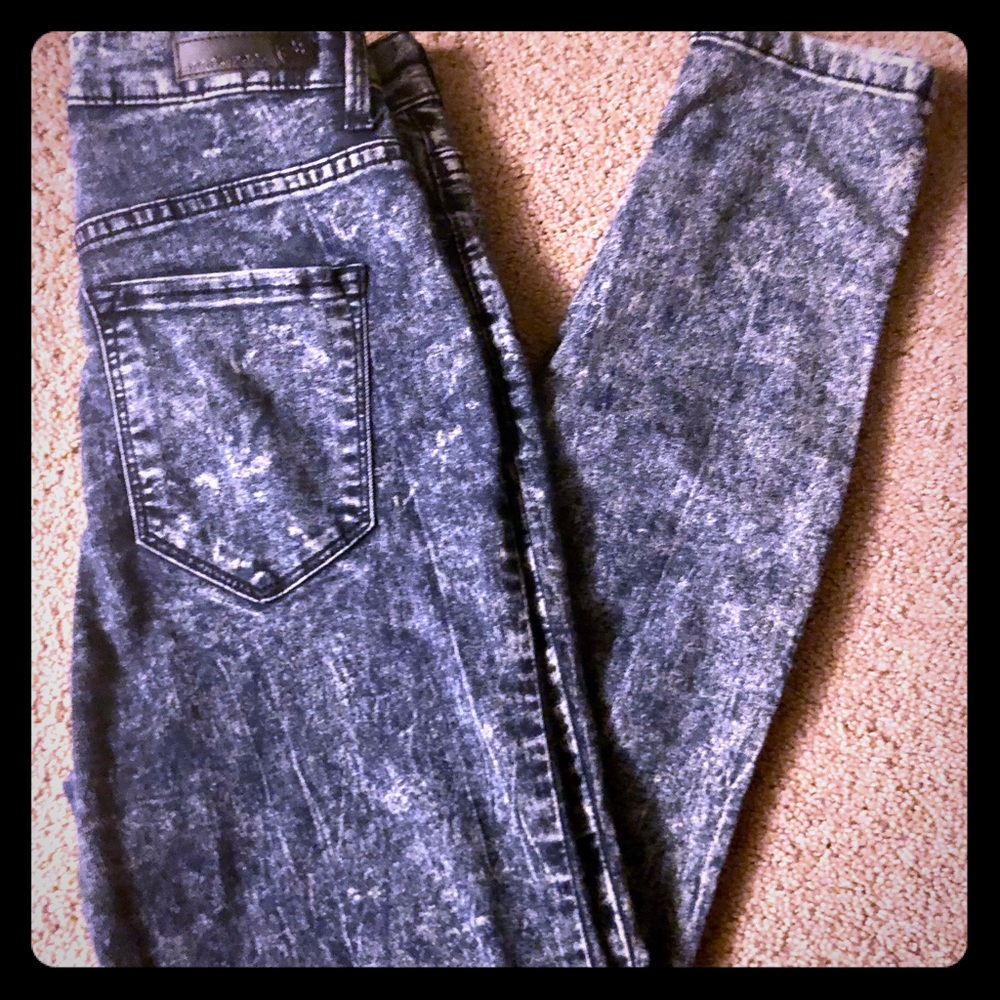 Size 3 High Waisted Acid Washed Jeans